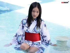 daftar judi remi online Wanita terlihat bermartabat dan elegan dalam kimono sakura